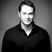 motto-autor-Robert-Jackson-Bennett-blackwhite motto-autor-Robert-Jackson-Bennett-blackwhite
